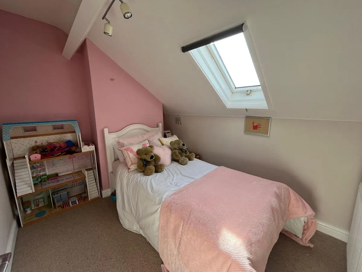 Holiday home Beautiful 3 Bedroom Home. Entire House Ossett