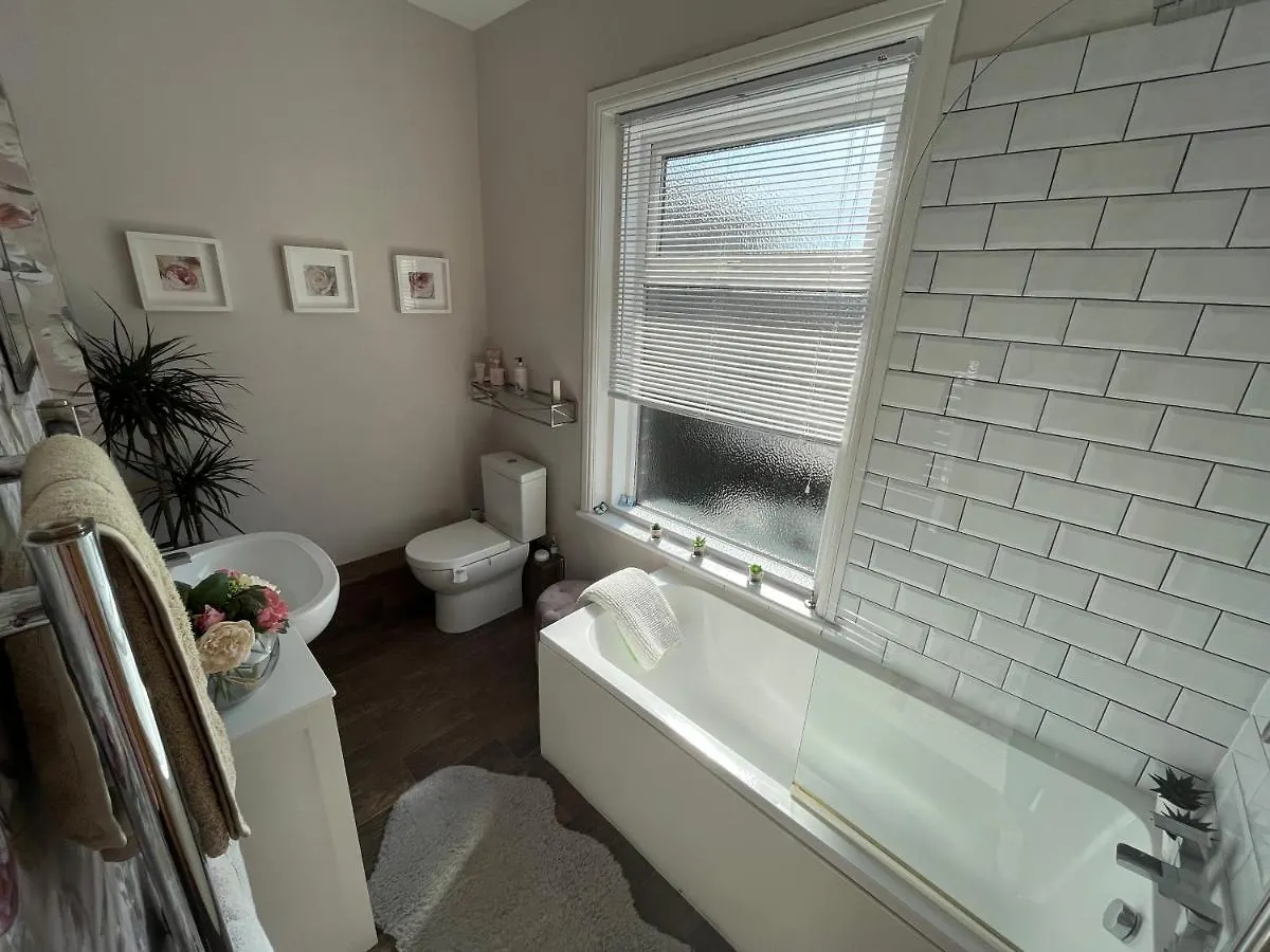 Beautiful 3 Bedroom Home. Entire House Ossett