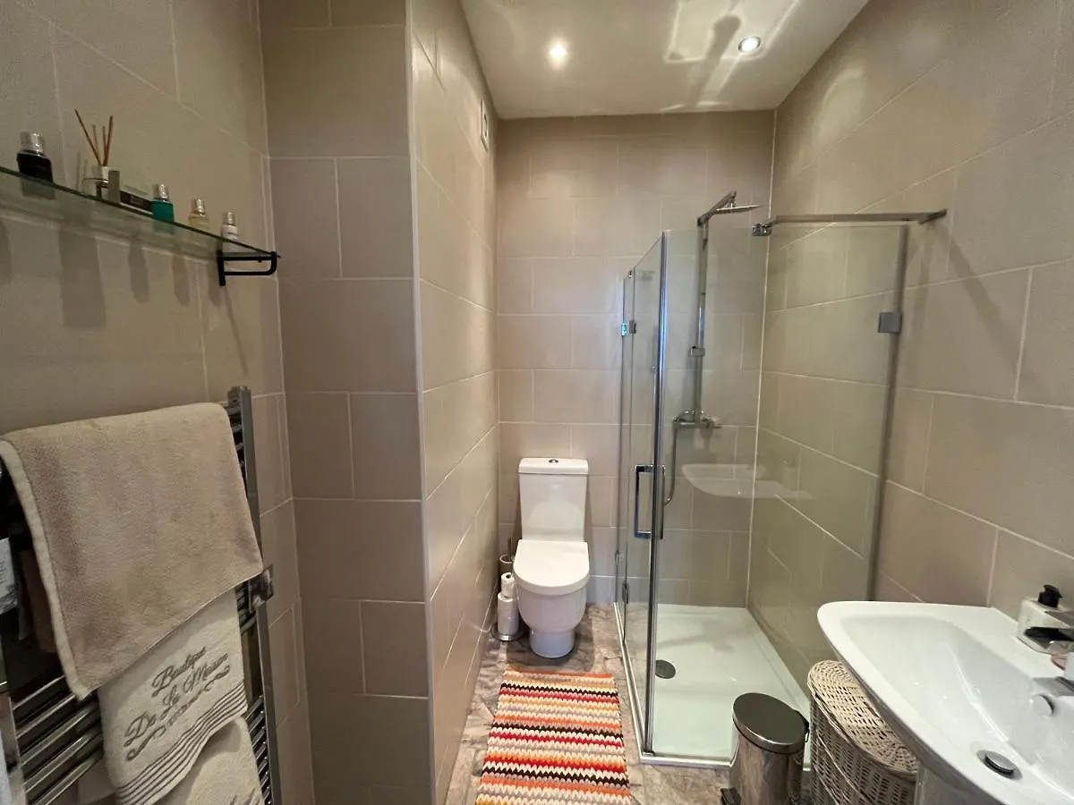 Beautiful 3 Bedroom Home. Entire House Ossett United Kingdom